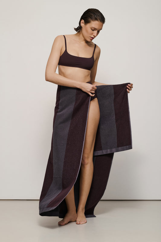 IL BURGUNDY TELOMARE TOWEL