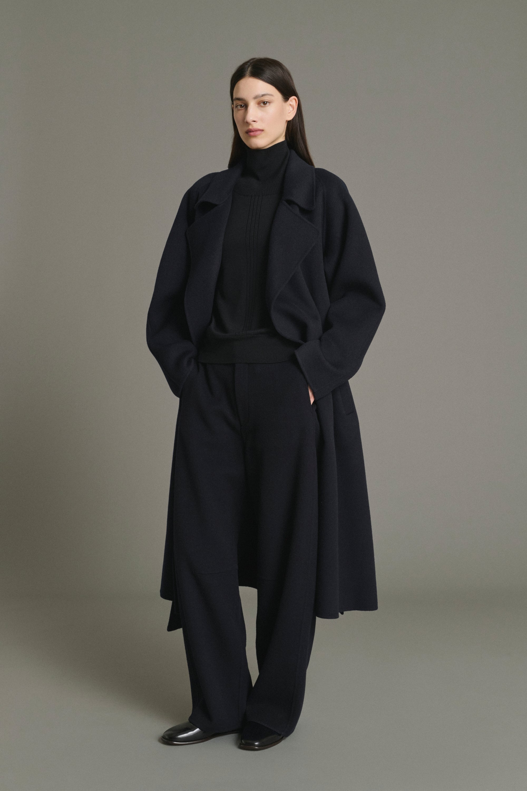 Harvard Coat - Women's Deep Navy Wrap Wool - Soeur