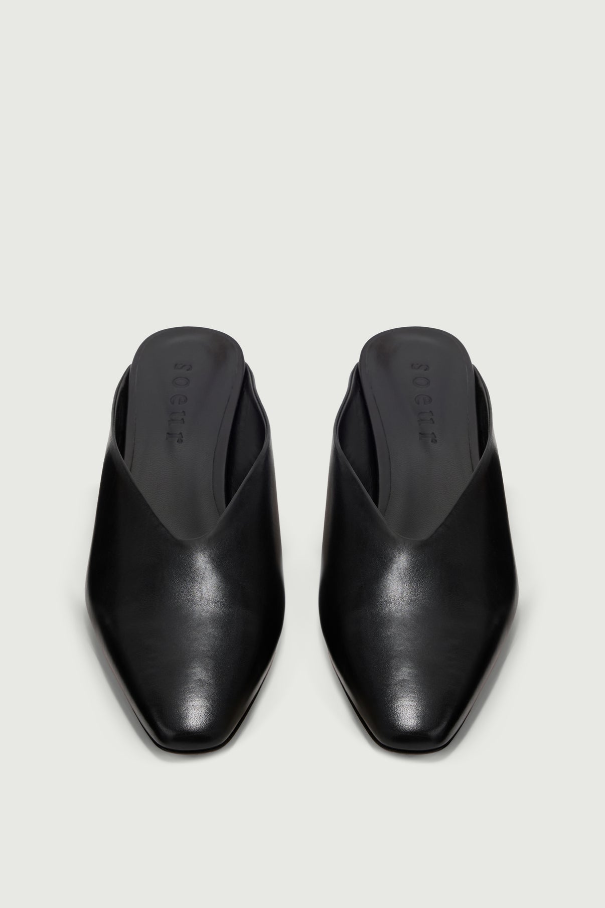 Mules Amalie – Schwarzes Leder mit Absatz – Soeur vue 5