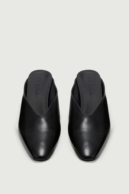 Mules Amalie – Schwarzes Leder mit Absatz – Soeur