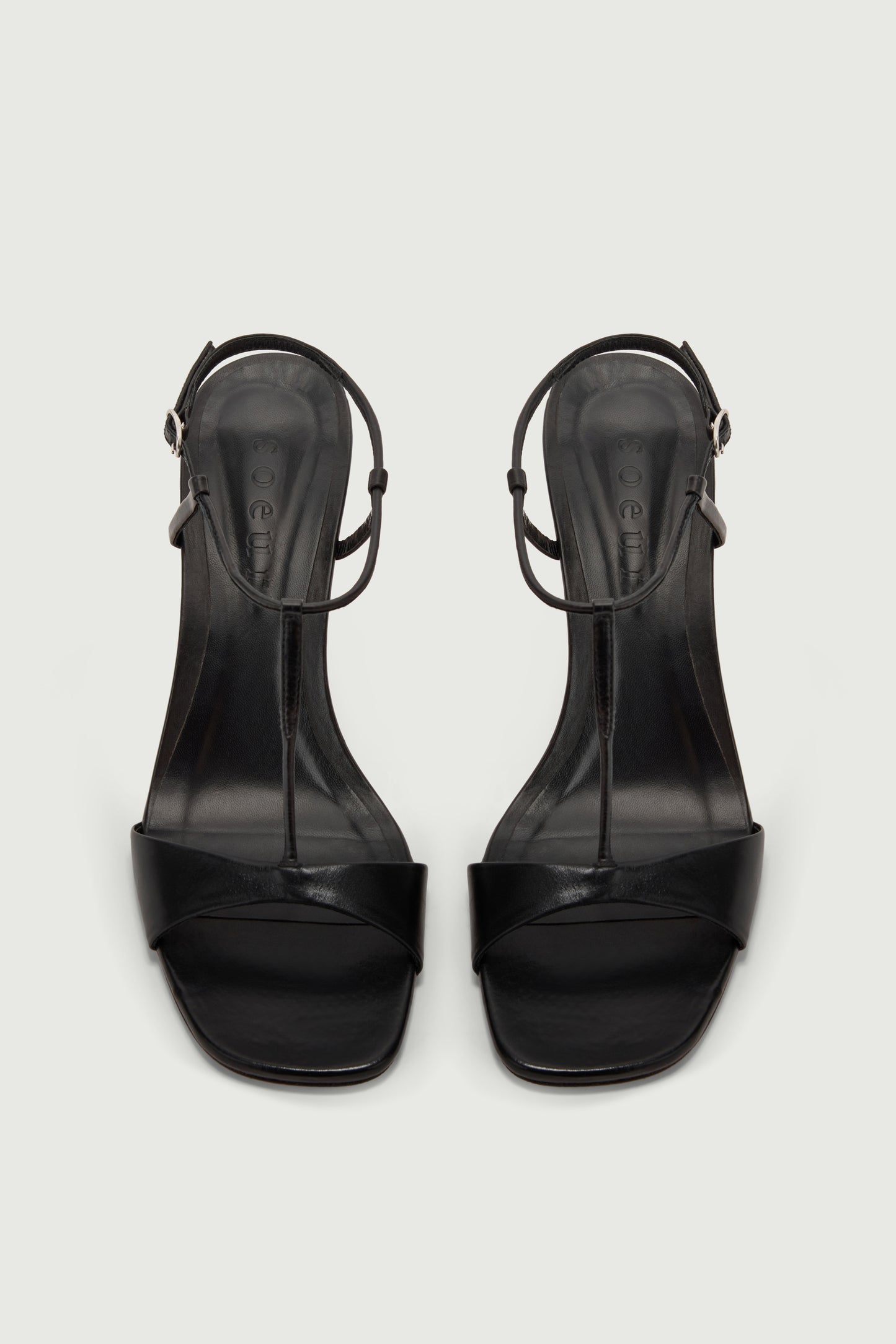 Sandalen Cecilie – Schwarz Leder mit Absatz – Soeur