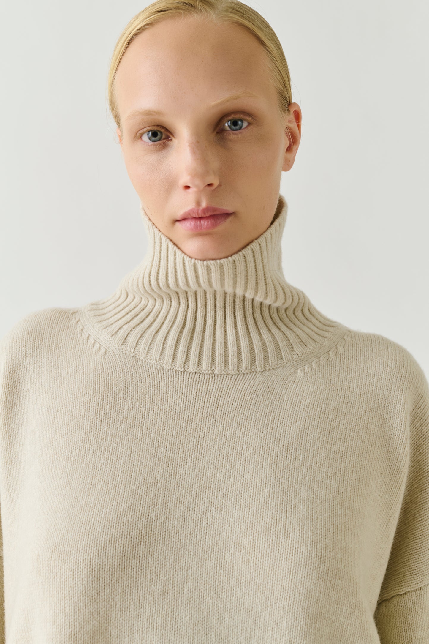 William pullover - Écru Marl Merino Wool High collar - Soeur